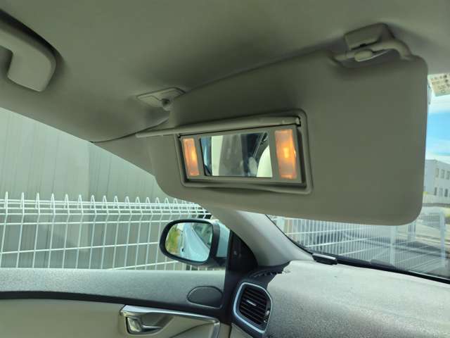 ボルボ Ｖ４０ Ｔ３　インスクリプション H30年 (東北) 99