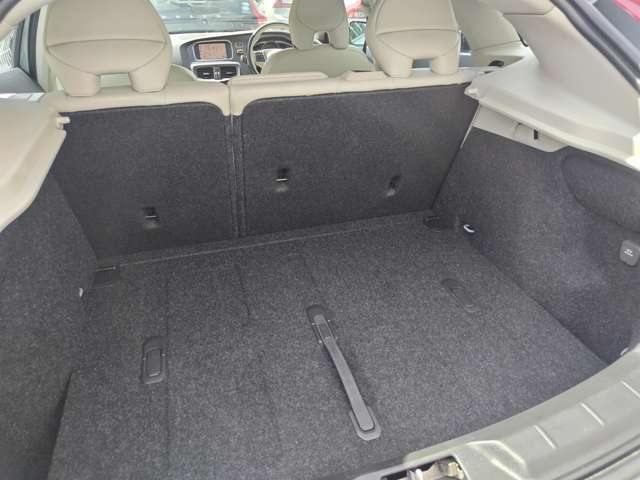 ボルボ Ｖ４０ Ｔ３　インスクリプション H30年 (東北) 99