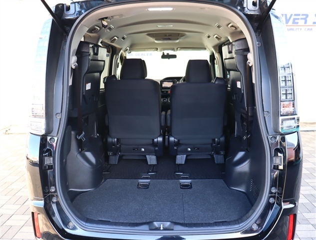 トヨタ ヴォクシー １．８ ハイブリッド Ｘ H26年 (関東) 99