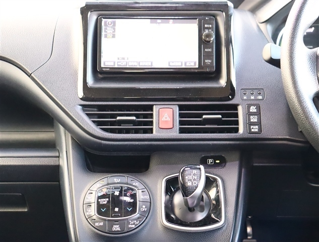 トヨタ ヴォクシー １．８ ハイブリッド Ｘ H26年 (関東) 99