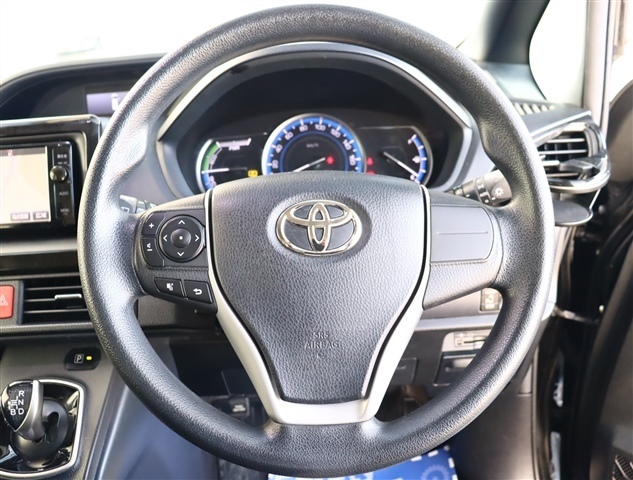 トヨタ ヴォクシー １．８ ハイブリッド Ｘ H26年 (関東) 99