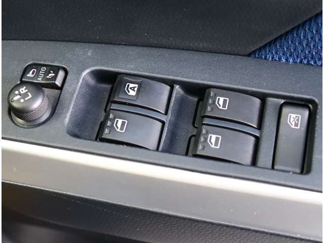 トヨタ ルーミー カスタムＧ H30年 (関東) 99