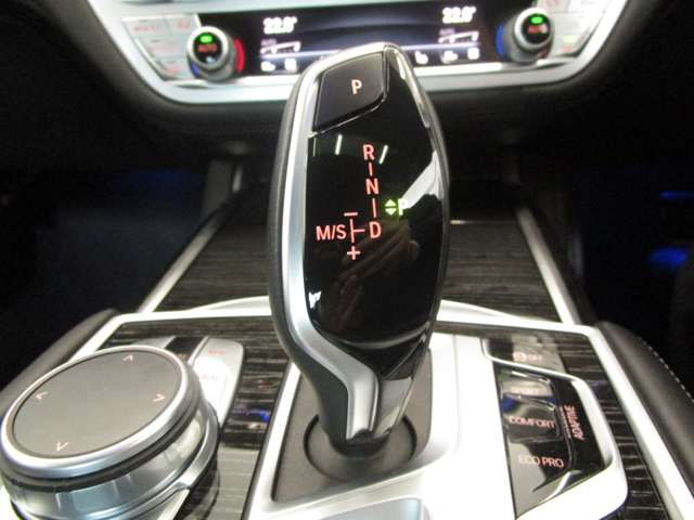 ＢＭＷ ７シリーズ ７４０ｉ　Ｍスポーツ R3年 (近畿) 99