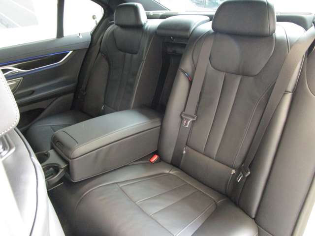 ＢＭＷ ７シリーズ ７４０ｉ　Ｍスポーツ R3年 (近畿) 99