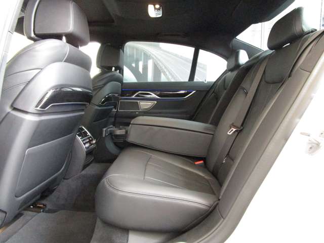 ＢＭＷ ７シリーズ ７４０ｉ　Ｍスポーツ R3年 (近畿) 99