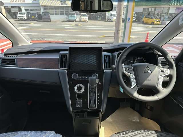 三菱 デリカ　Ｄ：５ ２．２ Ｐ ディーゼルターボ ４ＷＤ R5年 (東海) 99