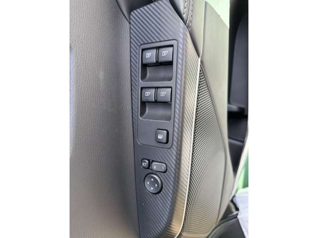 三菱 デリカ　Ｄ：５ ２．２ Ｐ ディーゼルターボ ４ＷＤ R5年 (東海) 99