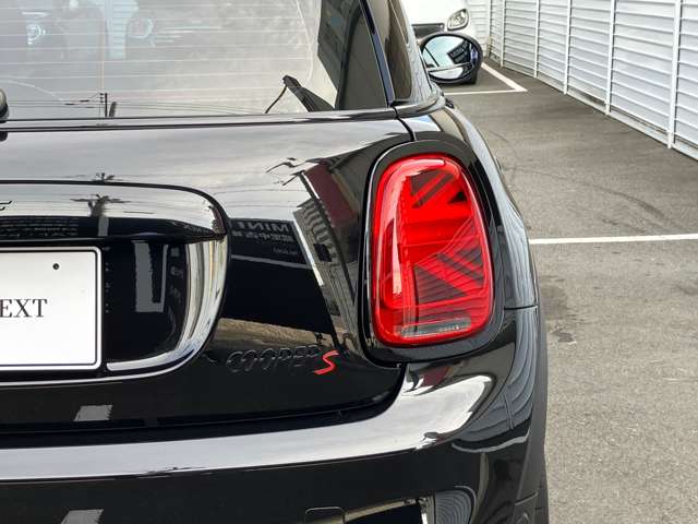 ミニ ミニ クーパーＳ ３ドア ＤＣＴ R2年 (近畿) 99