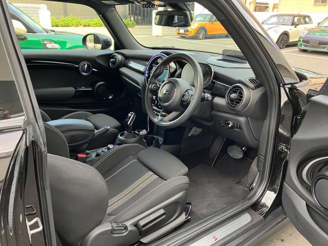 ミニ ミニ クーパーＳ ３ドア ＤＣＴ R2年 (近畿) 99