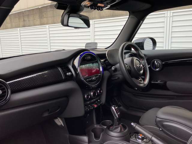 ミニ ミニ クーパーＳ ３ドア ＤＣＴ R2年 (近畿) 99