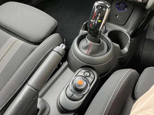 ミニ ミニ クーパーＳ ３ドア ＤＣＴ R2年 (近畿) 99