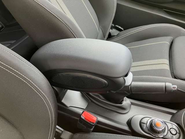 ミニ ミニ クーパーＳ ３ドア ＤＣＴ R2年 (近畿) 99