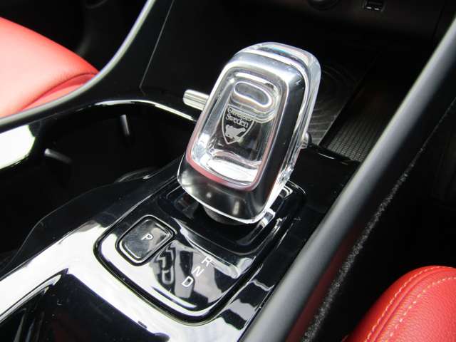 ボルボ ＸＣ４０ Ｔ４ ＡＷＤ インスクリプション ４ＷＤ H30年 (関東) 99