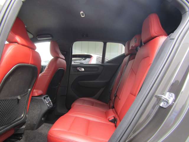 ボルボ ＸＣ４０ Ｔ４ ＡＷＤ インスクリプション ４ＷＤ H30年 (関東) 99