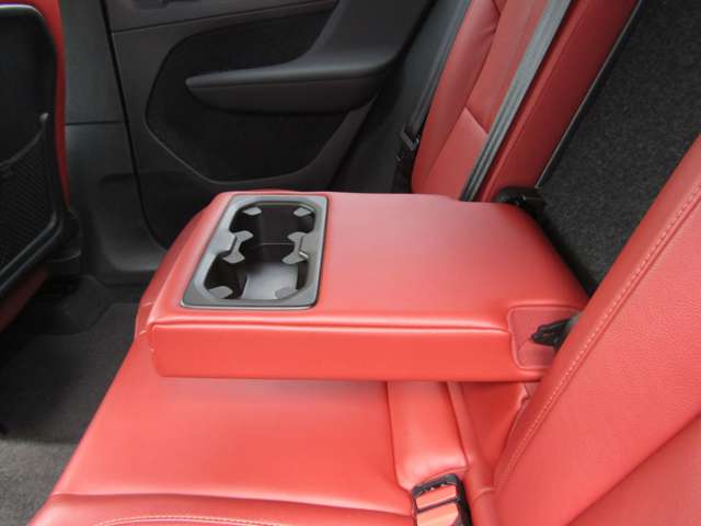 ボルボ ＸＣ４０ Ｔ４ ＡＷＤ インスクリプション ４ＷＤ H30年 (関東) 99