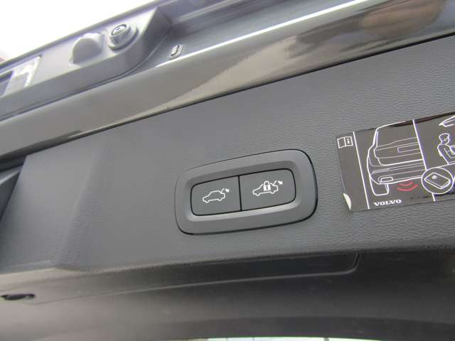 ボルボ ＸＣ４０ Ｔ４ ＡＷＤ インスクリプション ４ＷＤ H30年 (関東) 99