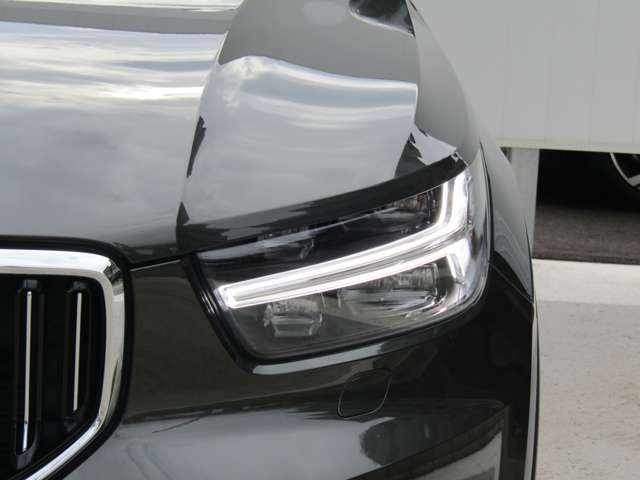 ボルボ ＸＣ４０ Ｔ４ ＡＷＤ インスクリプション ４ＷＤ H30年 (関東) 99