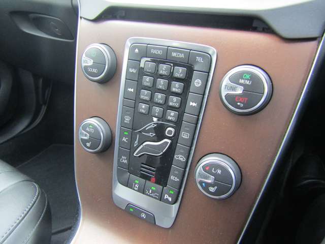 ボルボ Ｖ４０ Ｔ３　インスクリプション H30年 (関東) 99