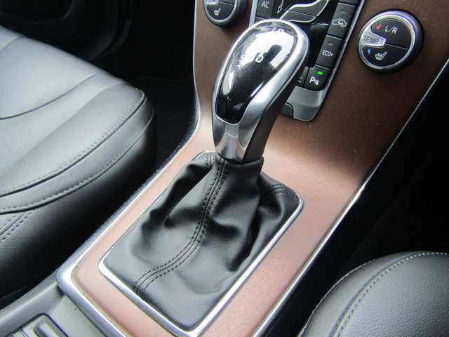 ボルボ Ｖ４０ Ｔ３　インスクリプション H30年 (関東) 99