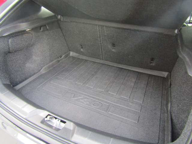 ボルボ Ｖ４０ Ｔ３　インスクリプション H30年 (関東) 99