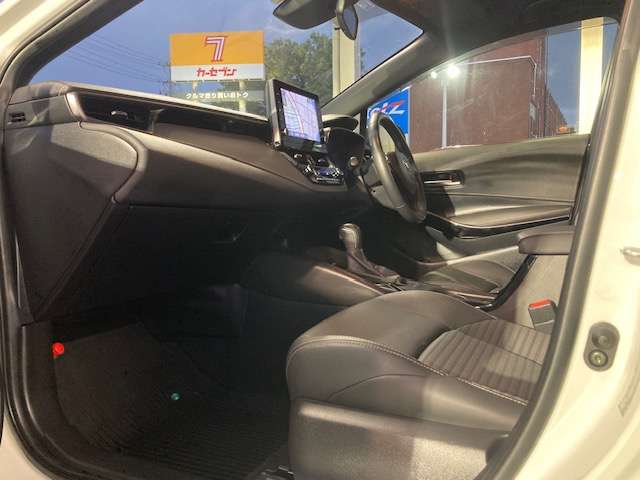 トヨタ カローラ　ツーリング　ハイブリッド １．８ ハイブリッド ＷＸＢ Ｅ－ＦＯＵＲ ４ＷＤ R1年 (東北) 99