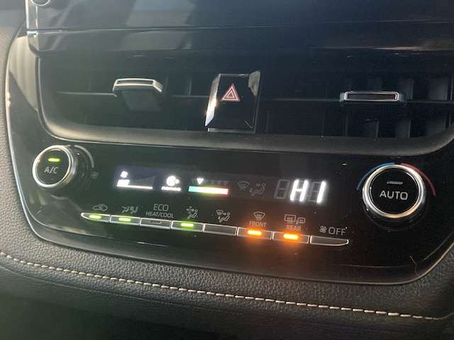 トヨタ カローラ　ツーリング　ハイブリッド １．８ ハイブリッド ＷＸＢ Ｅ－ＦＯＵＲ ４ＷＤ R1年 (東北) 99