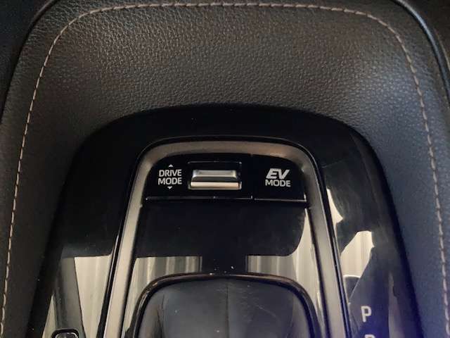 トヨタ カローラ　ツーリング　ハイブリッド １．８ ハイブリッド ＷＸＢ Ｅ－ＦＯＵＲ ４ＷＤ R1年 (東北) 99