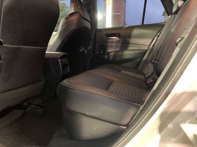 トヨタ カローラ　ツーリング　ハイブリッド １．８ ハイブリッド ＷＸＢ Ｅ－ＦＯＵＲ ４ＷＤ R1年 (東北) 99