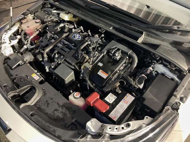 トヨタ カローラ　ツーリング　ハイブリッド １．８ ハイブリッド ＷＸＢ Ｅ－ＦＯＵＲ ４ＷＤ R1年 (東北) 99