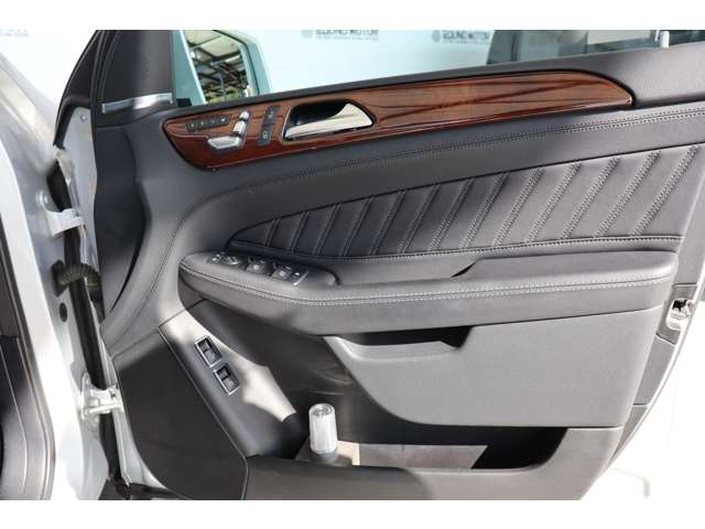 メルセデスベンツ ＧＬＳクラス ３５０ Ｄ ４マチック スポーツ ４ＷＤ H29年 (近畿) 99