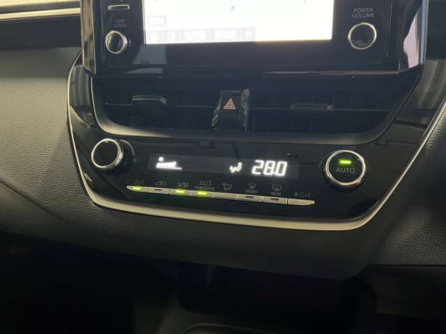 トヨタ カローラ　ツーリング　ハイブリッド １．８ ハイブリッド Ｇ－Ｘ Ｅ－ＦＯＵＲ ４ＷＤ R2年 (東北) 99