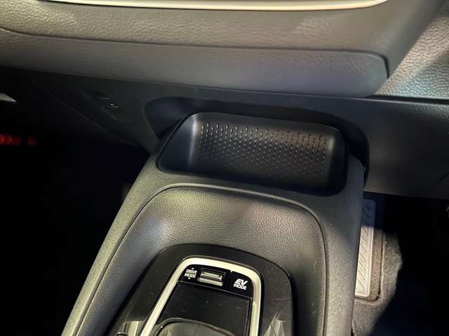 トヨタ カローラ　ツーリング　ハイブリッド １．８ ハイブリッド Ｇ－Ｘ Ｅ－ＦＯＵＲ ４ＷＤ R2年 (東北) 99