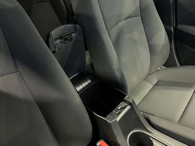 トヨタ カローラ　ツーリング　ハイブリッド １．８ ハイブリッド Ｇ－Ｘ Ｅ－ＦＯＵＲ ４ＷＤ R2年 (東北) 99