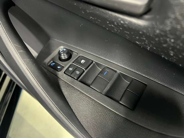 トヨタ カローラ　ツーリング　ハイブリッド １．８ ハイブリッド Ｇ－Ｘ Ｅ－ＦＯＵＲ ４ＷＤ R2年 (東北) 99