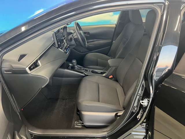 トヨタ カローラ　ツーリング　ハイブリッド １．８ ハイブリッド Ｇ－Ｘ Ｅ－ＦＯＵＲ ４ＷＤ R2年 (東北) 99