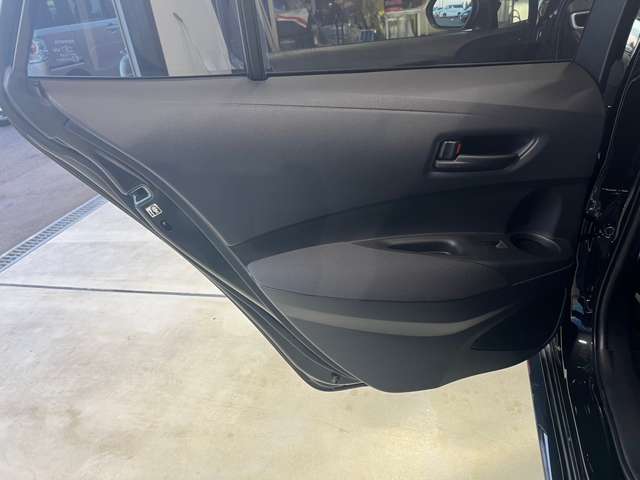 トヨタ カローラ　ツーリング　ハイブリッド １．８ ハイブリッド Ｇ－Ｘ Ｅ－ＦＯＵＲ ４ＷＤ R2年 (東北) 99