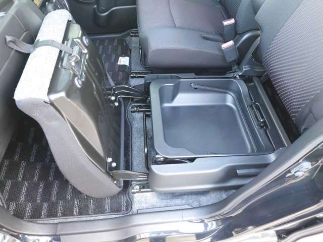 スズキ スペーシア ６６０ カスタム Ｚ デュアルカメラブレーキサポート装着車 H29年 (関東) 99