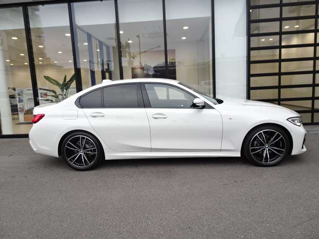ＢＭＷ ３シリーズ ３１８ｉ　Ｍスポーツ R3年 (近畿) 99