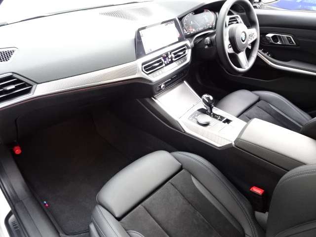 ＢＭＷ ３シリーズ ３１８ｉ　Ｍスポーツ R3年 (近畿) 99