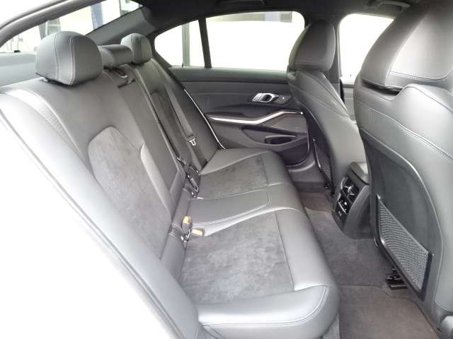 ＢＭＷ ３シリーズ ３１８ｉ　Ｍスポーツ R3年 (近畿) 99