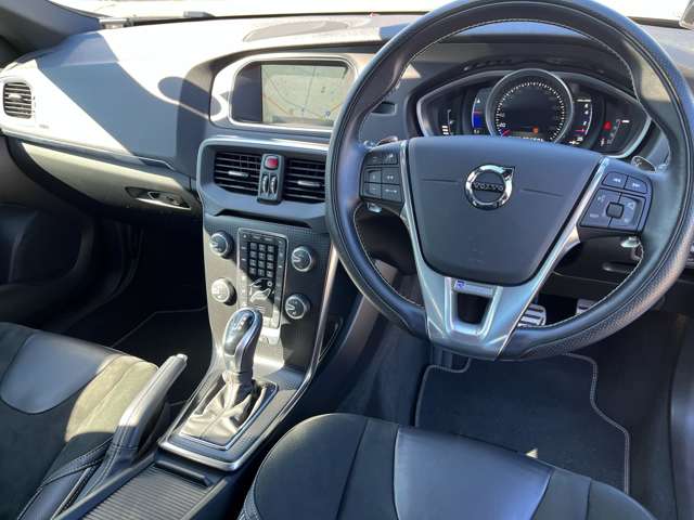 ボルボ Ｖ４０ Ｔ５　Ｒデザイン H29年 (東北) 99