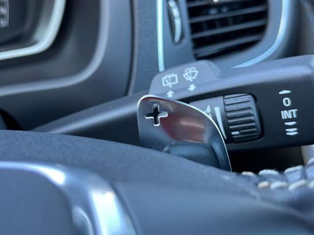 ボルボ Ｖ４０ Ｔ５　Ｒデザイン H29年 (東北) 99