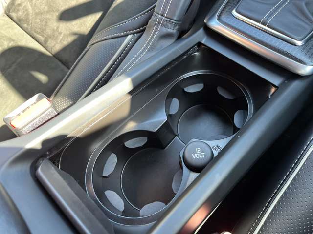 ボルボ Ｖ４０ Ｔ５　Ｒデザイン H29年 (東北) 99