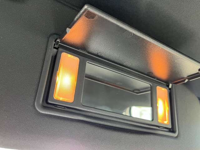 ボルボ Ｖ４０ Ｔ５　Ｒデザイン H29年 (東北) 99