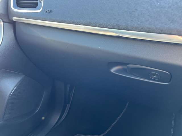 ボルボ Ｖ４０ Ｔ５　Ｒデザイン H29年 (東北) 99