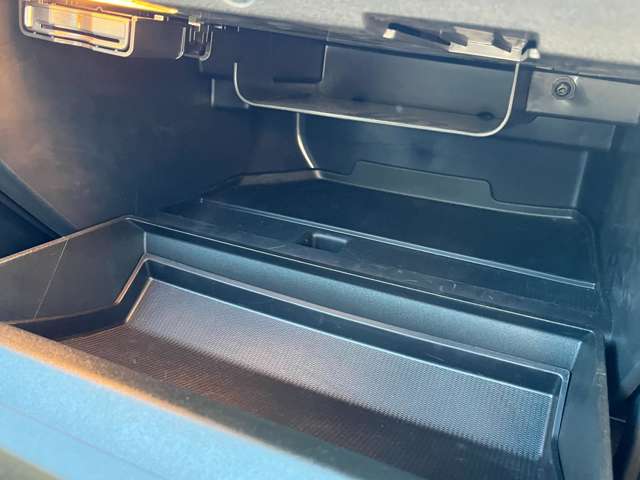 ボルボ Ｖ４０ Ｔ５　Ｒデザイン H29年 (東北) 99