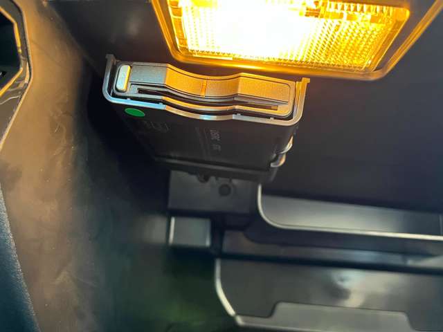 ボルボ Ｖ４０ Ｔ５　Ｒデザイン H29年 (東北) 99