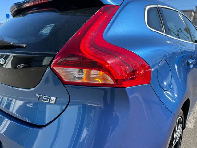 ボルボ Ｖ４０ Ｔ５　Ｒデザイン H29年 (東北) 99