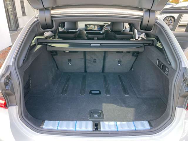 ＢＭＷ ３シリーズ ３２０Ｄ Ｘドライブ Ｍスポーツ ディーゼルターボ ４ＷＤ R5年 (近畿) 99