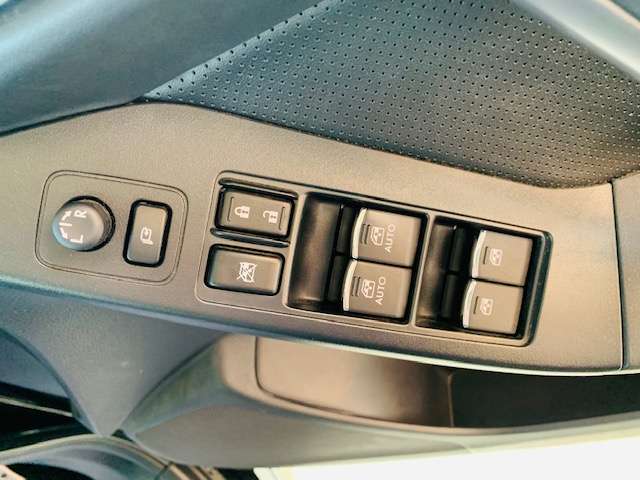 スバル フォレスター ２．０ Ｓ リミテッド ４ＷＤ H29年 (東北) 99